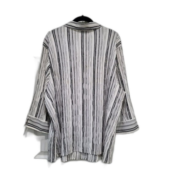 NEW Striped Blouse with 3/4 Sleeves - Size 26/28W - Picture 2 of 5